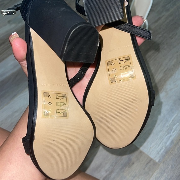Call it spring blk open toe thick heels - Picture 3 of 3